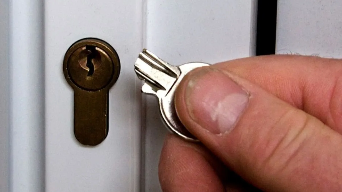 Zelf een afgebroken sleutel uit een slot halen